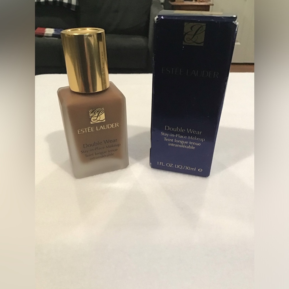 Estee Lauder double wear stay in place makeup.